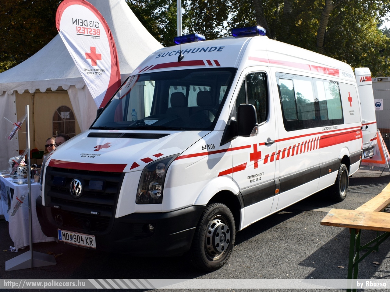Volkswagen Crafter, Österreichisches Rotes Kreuz, fotó: Bbazsa
Keywords: osztrák Ausztria mentő mentőautó ambulance austrian Austria