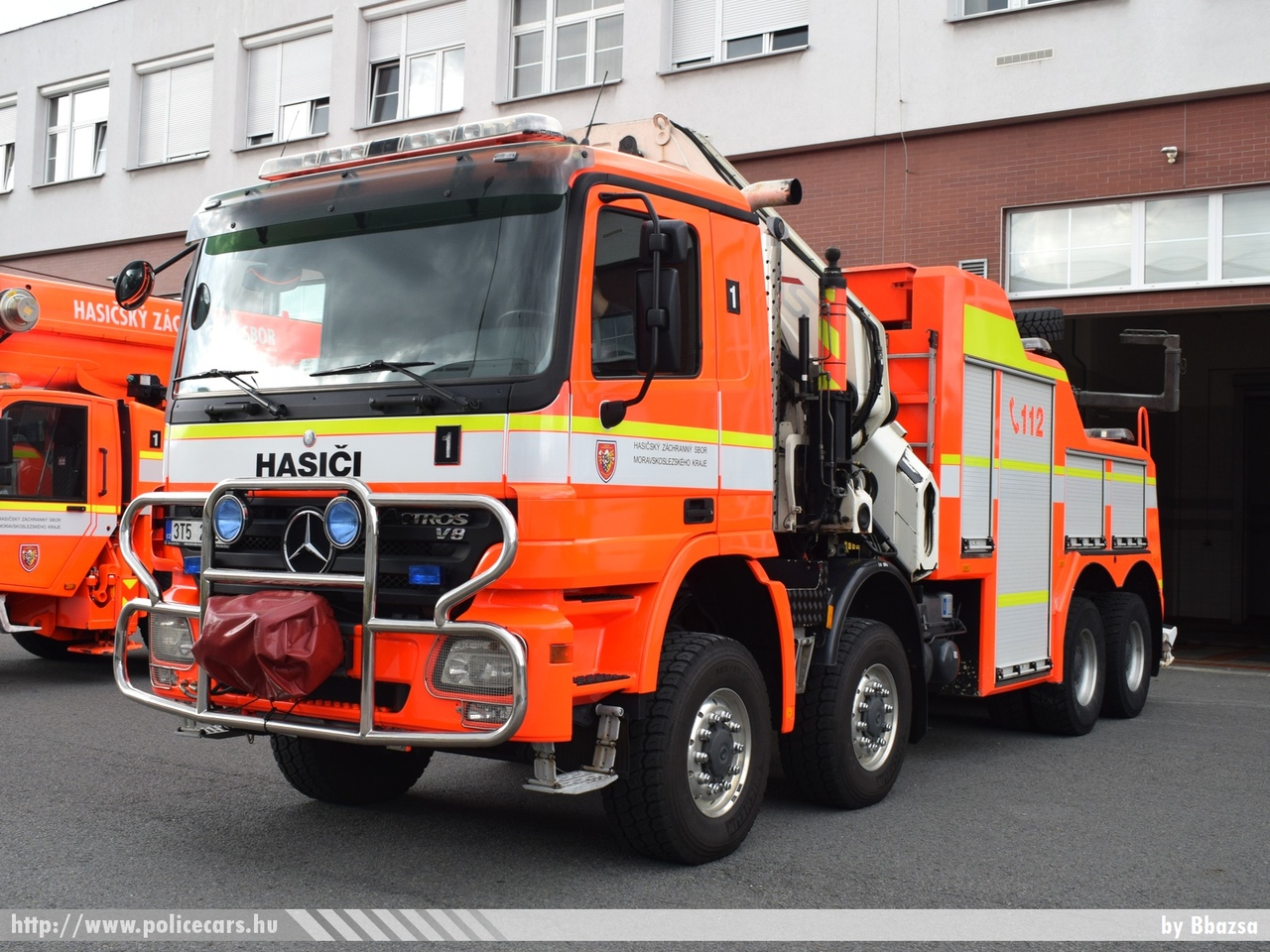 Mercedes- Benz Actros V8, Ostrava, fotó: Bbazsa
Keywords: Czech cseh Csehország tûzoltó tûzoltóautó fire firetruck