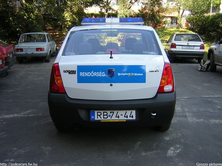 Dacia Logan, fotó: Gzozzo pictures
Keywords: magyar magyarország rendőr rendőrautó rendőrség RB74-44