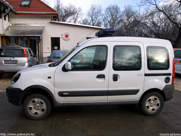 Renault Kangoo, Komárom, orvosi ügyelet, fotó: Gzozzo pictures
Keywords: mentő magyar Magyarország mentőautó JMG-597