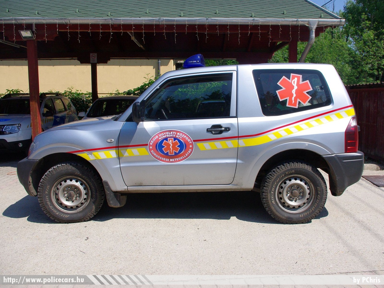 Mitsubishi Pajero, Régió Ügyeleti Központ Nonprofit KFT, orvosi ügyelet, fotó: PChris
Keywords: mentő mentőautó magyar Magyarország Hungary hungarian ambulance JUP-726