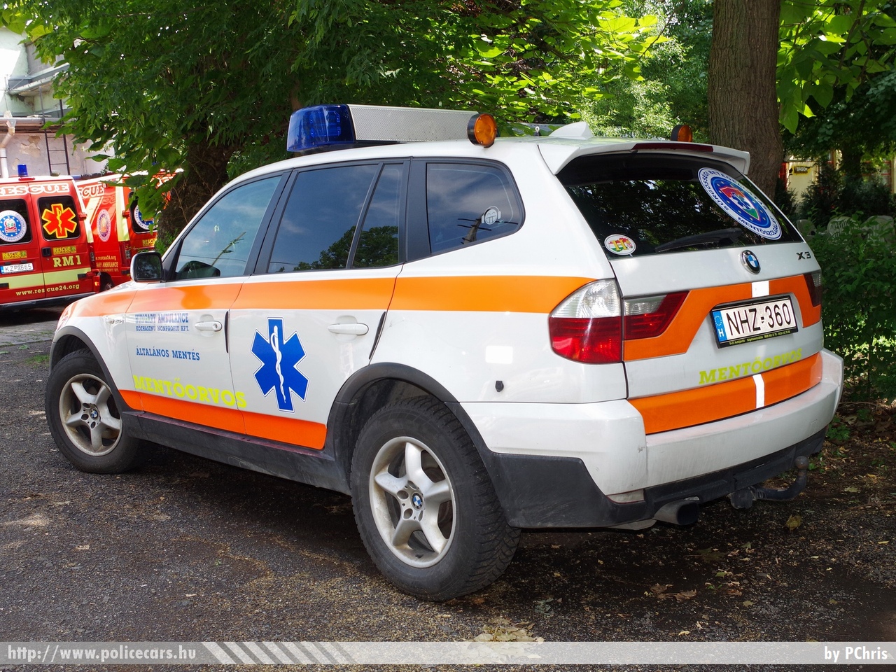 BMW X3, Hungary Ambulance Kft., fotó: PChris
Keywords: magyar Magyarország mentő mentőautó Hungary hungarian ambulance NHZ-360