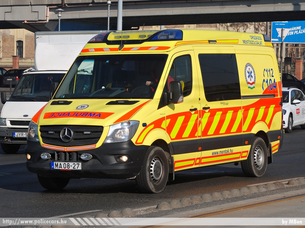 Mercedes-Benz Sprinter II facelift 316CDI Profile, Heros, Országos Mentõszolgálat, fotó: MBen
Keywords: magyar Magyarország mentő mentőautó OMSZ Hungary hungarian ambulance MA08-27