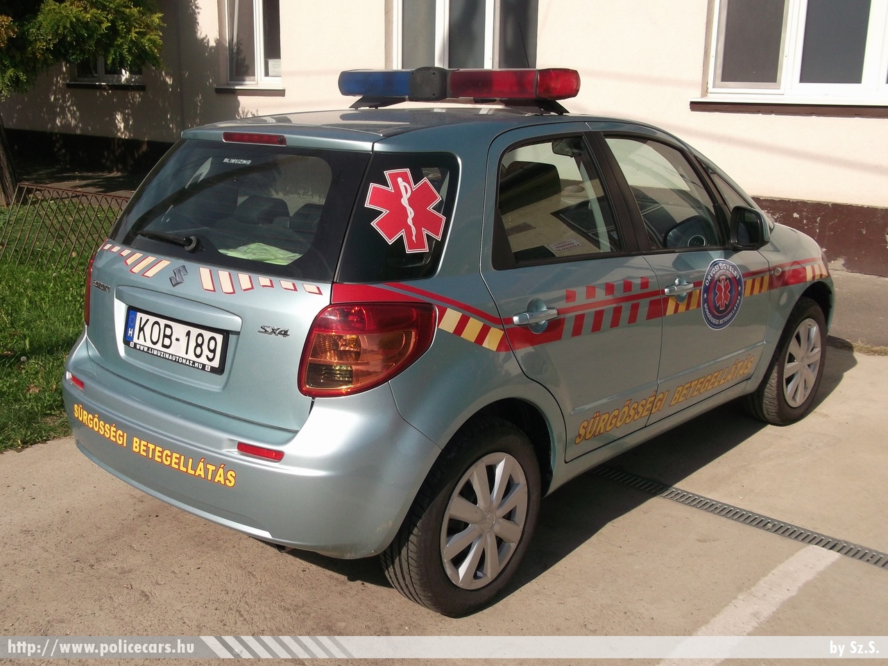 Suzuki SX4, Országos Orvosi Ügyelet Nonprofit Kft., fotó: Sz.S.
Keywords: magyar Magyarország mentő mentőautó Hungary hungarian ambulance KOB-189