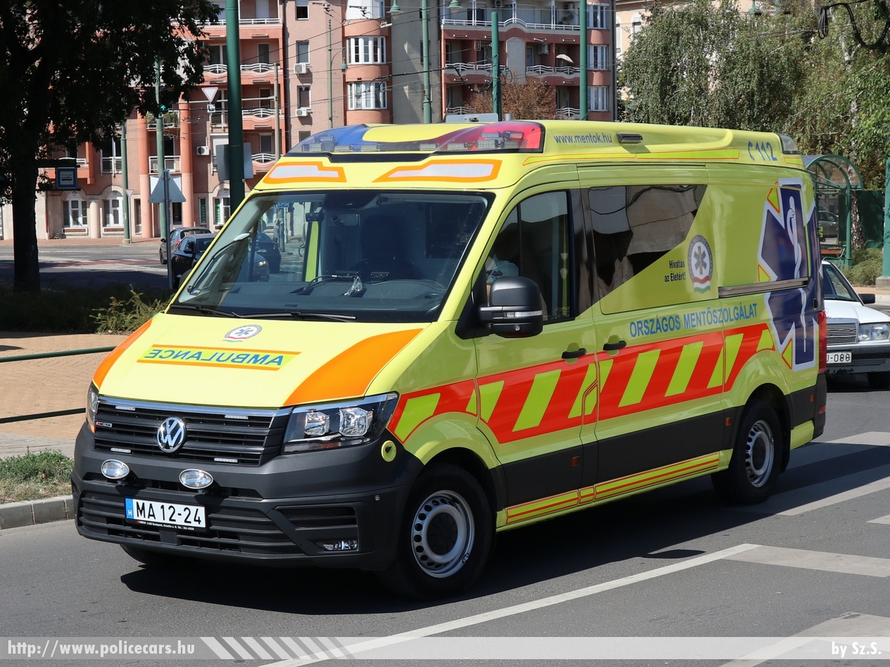 Volkswagen Crafter II Profile, Országos Mentõszolgálat, fotó: Sz.S.
Keywords: magyar Magyarország mentő mentőautó OMSZ Hungary hungarian ambulance MA12-24
