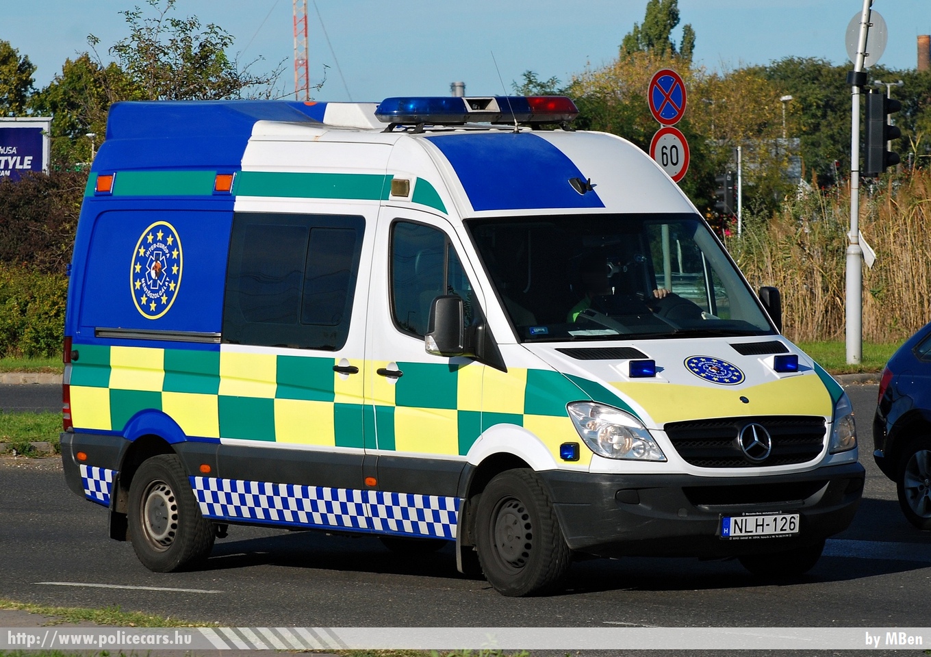 Mercedes-Benz Sprinter II, Inter-Európa Mentõszolgálat, fotó: MBen
Keywords: mentő mentőautó magyar Magyarország hungarian Hungary ambulance NLH-126