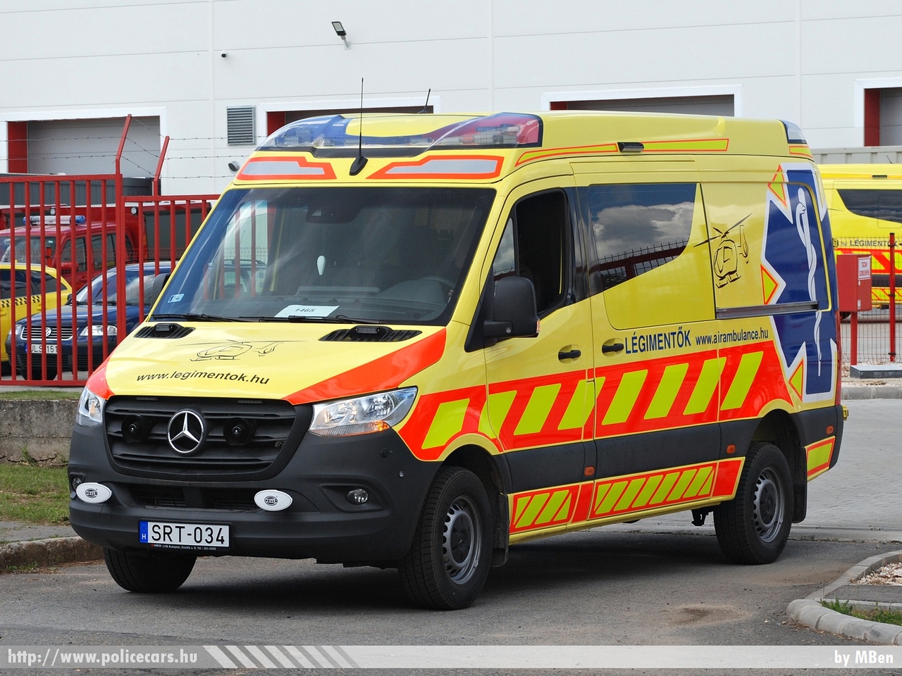 Mercedes Sprinter III, Magyar Légimentõ Nonprofit Kft., fotó: MBen
Keywords: mentő mentőautó magyar Magyarország hungarian Hungary ambulance SRT-034