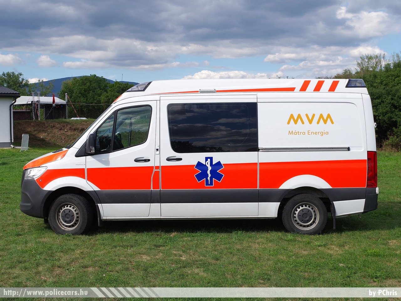 Mercedes Sprinter III Profile ambulance, MVM Mátra Energia Zrt., fotó: PChris
Keywords: mentő mentőautó magyar Magyarország hungarian Hungary ambulance RKK-371