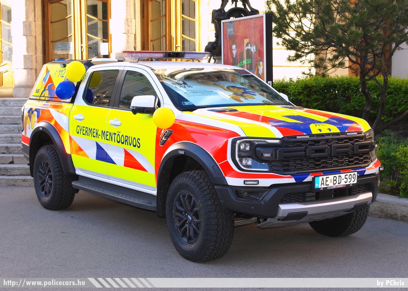 Ford Ranger Raptor, gyermek-mentőorvosi kocsi, Szent Márton Gyermekmentő Szolgálat Közhasznú Alapítvány, fotó: PChris
Keywords: mentő magyar Magyarország mentőautó ambulance Hungary hungarian AEBD-599 MOK