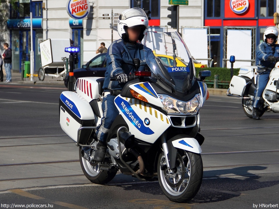 BMW R1200RT-P, fotó: HNorbert
Keywords: rendőr rendőrmotor rendőrség magyar Magyarország police Hungary hungarian