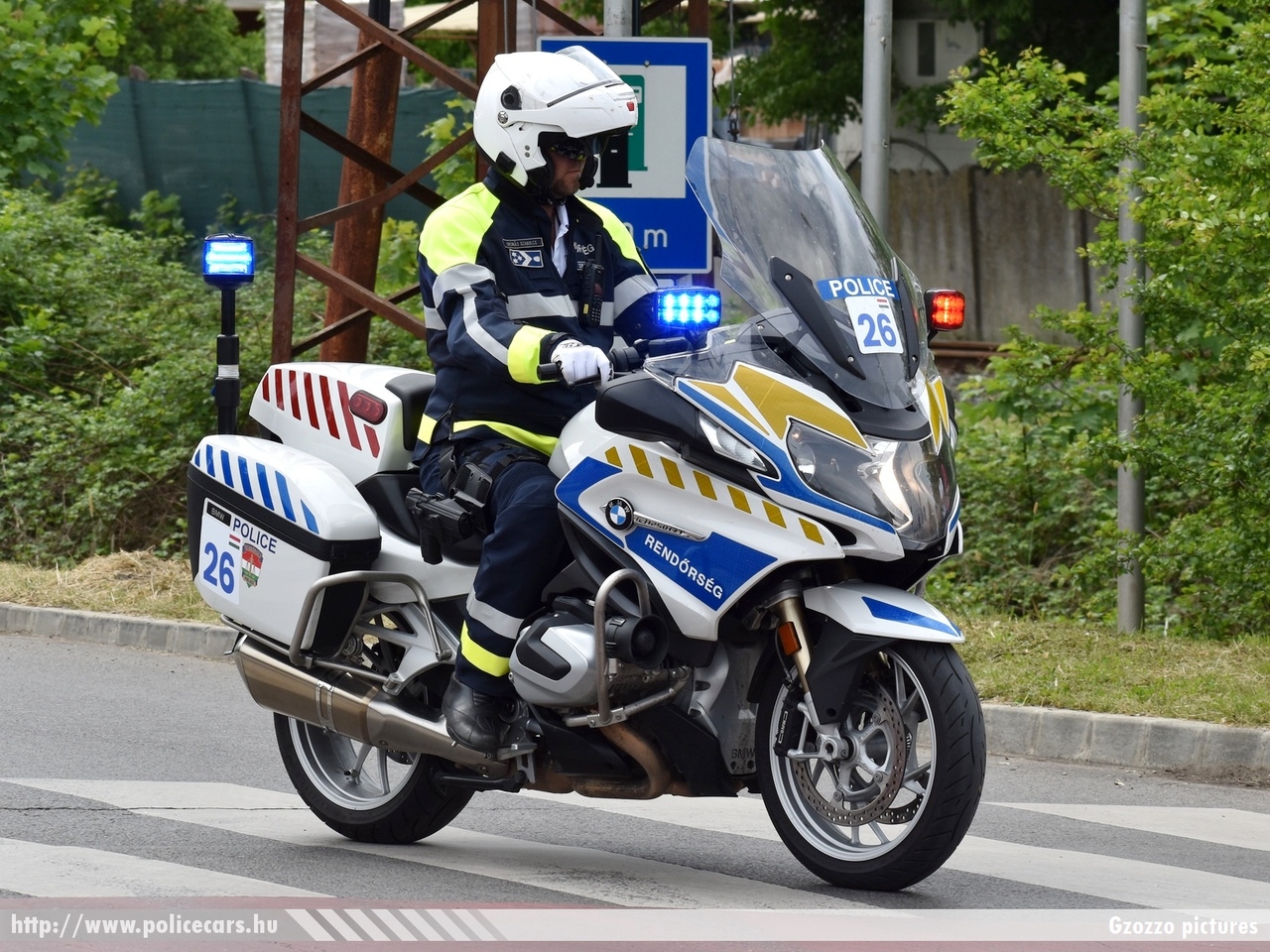 BMW R1200RT-P-LC, fotó: Gzozzo pictures
Keywords: motor rendőr rendőrmotor rendőrség magyar Magyarország police Hungary hungarian policebike policemotorcycle