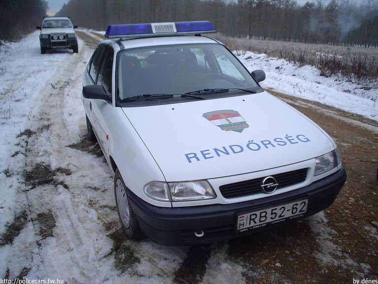 Opel Astra, fotó: dénes
Keywords: rendőrség rendőr rendőrautó magyar Magyarország RB52-62 police policecar hungarian Hungary
