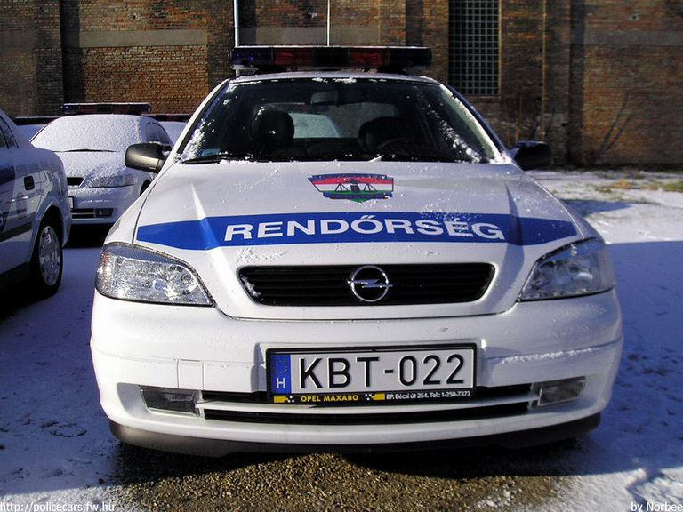 Opel Astra, fotó: Norbee
Keywords: rendőrség rendőr rendőrautó magyar Magyarország KBT-022 police policecar hungarian Hungary