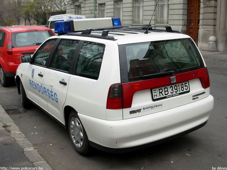 Seat Cordoba, fotó: dénes
Keywords: rendőrség rendőr rendőrautó RB39-85 magyar Magyarország