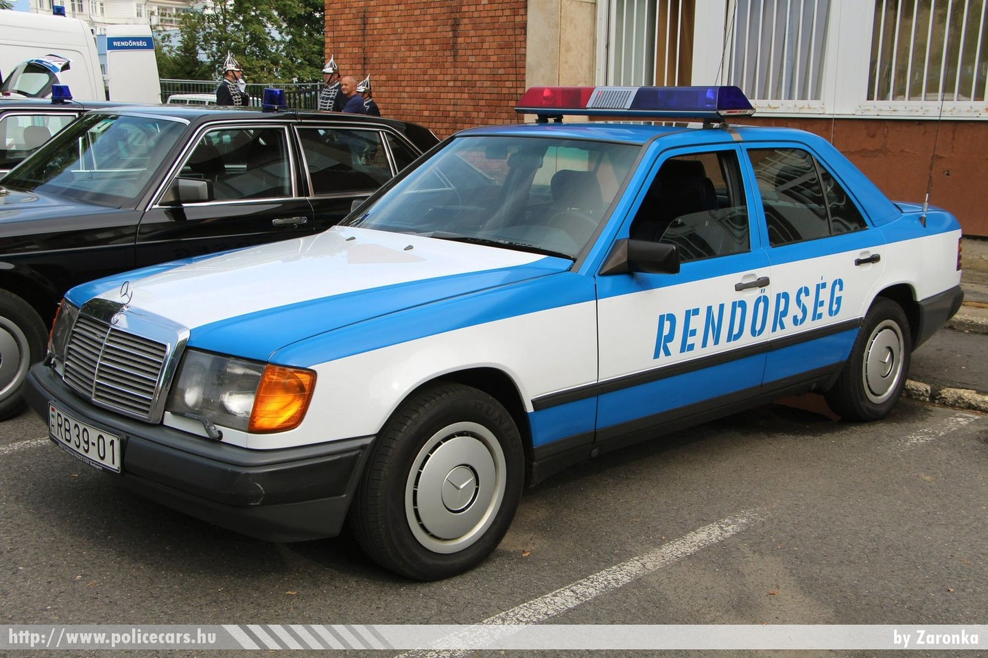 Mercedes E W124, fotó: Zaronka
Keywords: RB39-01 rendőrség rendőr rendőrautó magyar Magyarország  hungarian Hungary police policecar
