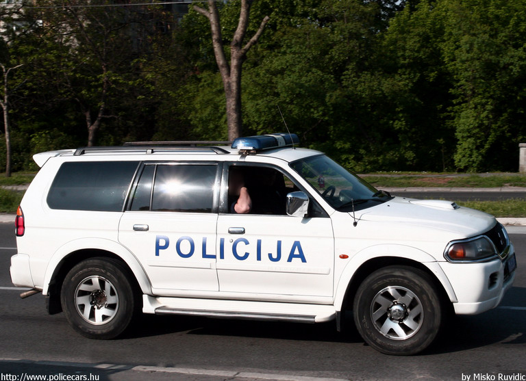 Mitsubishi Pajero, fotó: Misko Ruvidic
Keywords: szerb Szerbia rendőr rendőrség rendőrautó Serbia serbian police policecar