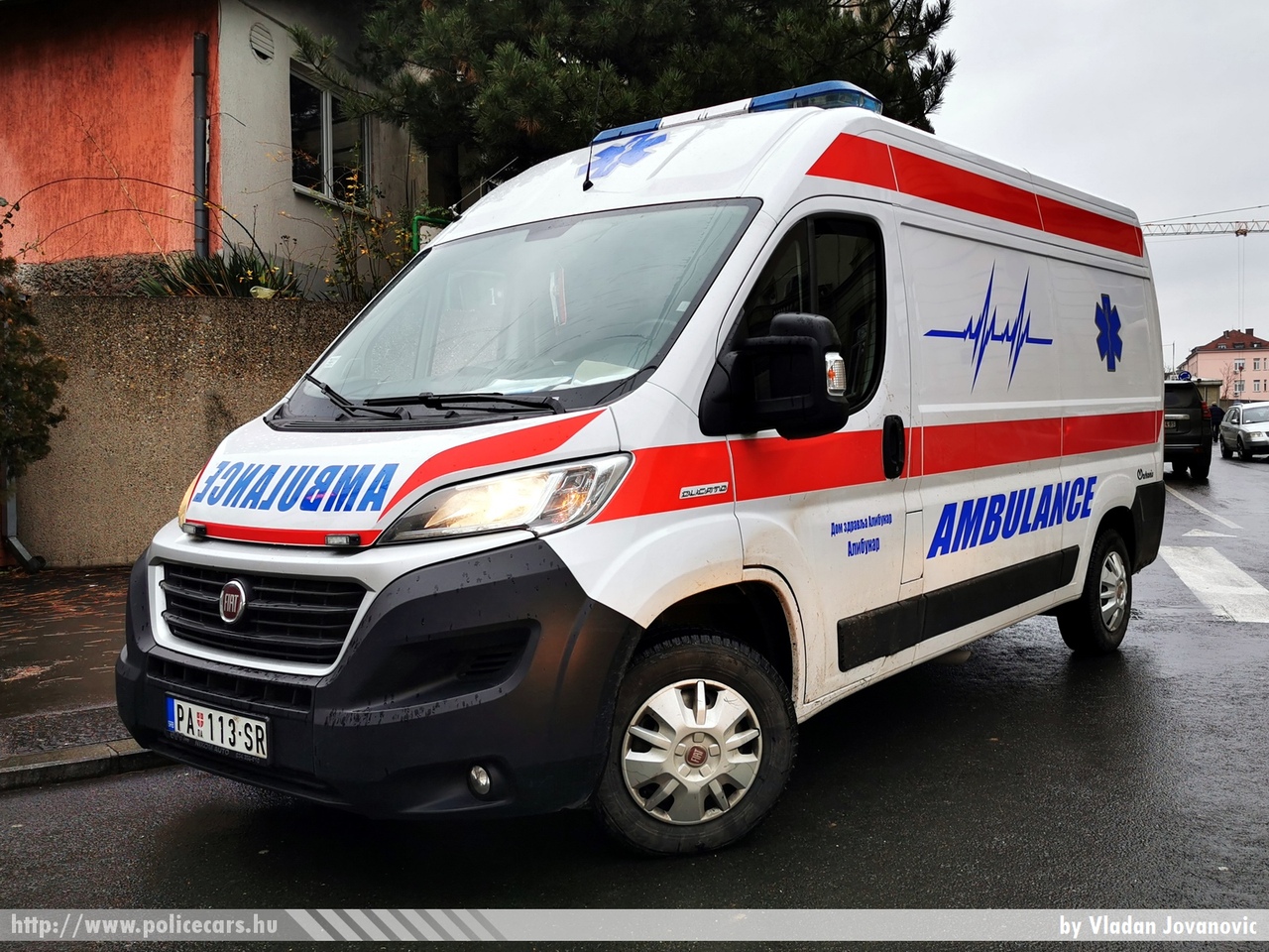 Fiat Ducato, fotó: Vladan Jovanovic
Keywords: szerb Szerbia mentő mentőautó Serbia serbian ambulance
