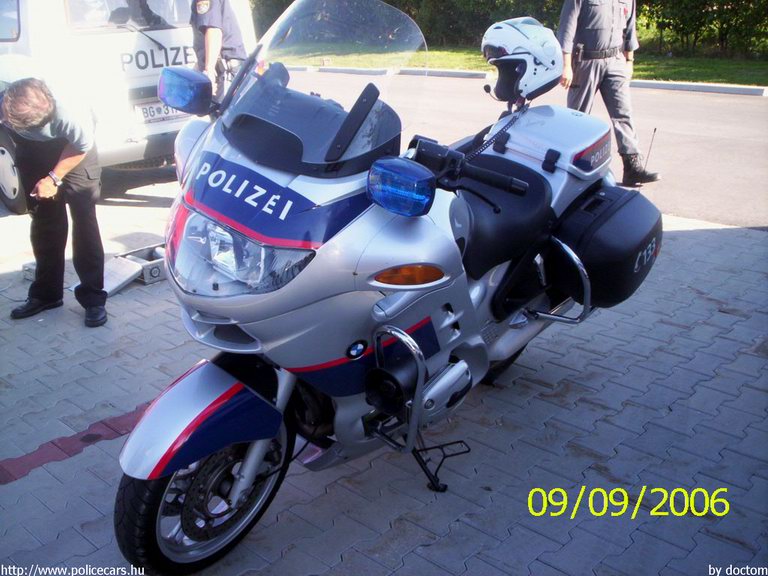BMW, fotó: doctom
Keywords: Ausztria osztrák rendőr rendőrmotor rendőrség police policecar Austria