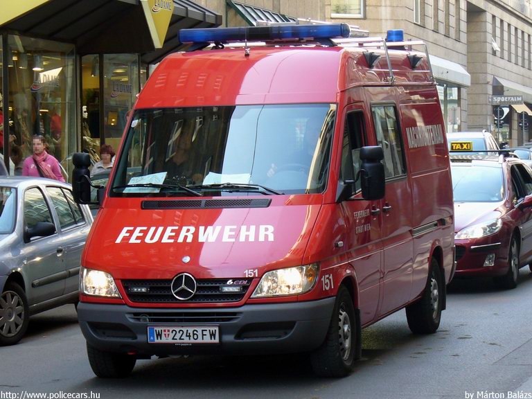Mercedes Sprinter, fotó: Márton Balázs
Keywords: Ausztria osztrák tûzoltó tûzoltóautó tûzoltóság