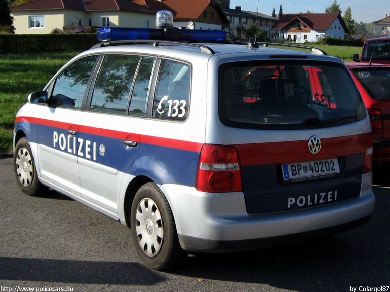Volkswagen Touran, fotó: Colargol87
Keywords: Ausztria osztrák rendőr rendőrautó rendőrség police policecar Austria