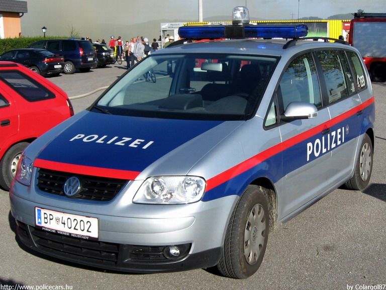 Volkswagen Touran, fotó: Colargol87
Keywords: Ausztria osztrák rendőr rendőrautó rendőrség police policecar Austria