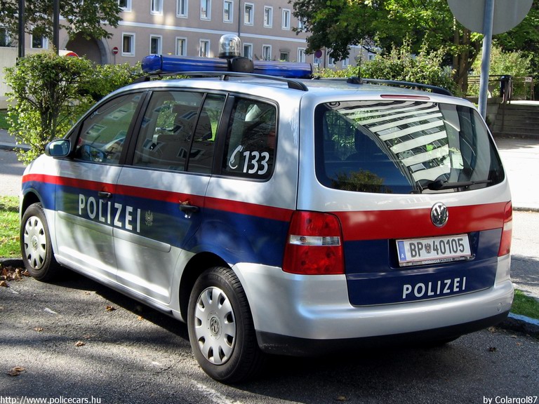 Volkswagen Touran, fotó: Colargol87
Keywords: Ausztria osztrák rendőr rendőrautó rendőrség police policecar Austria