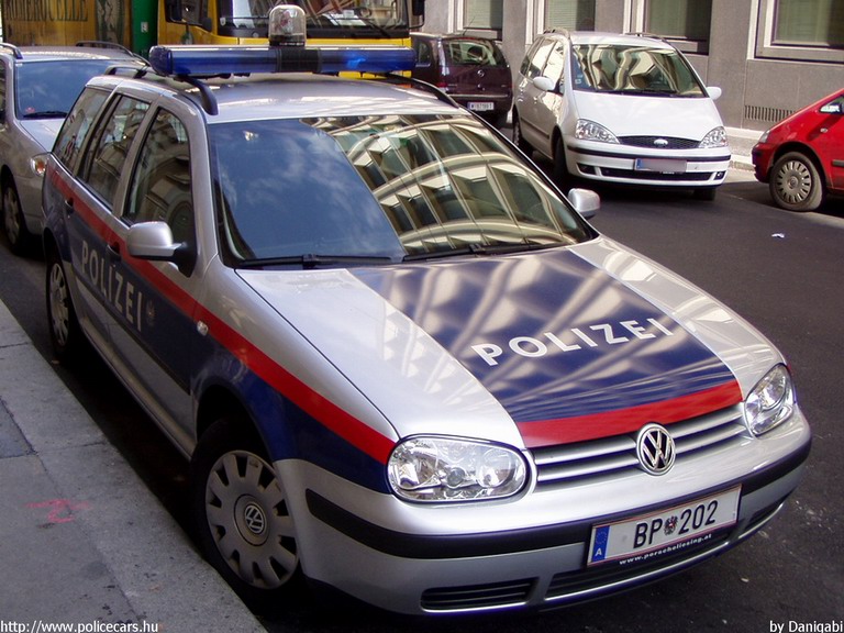 Volkswagen Golf, fotó: Danigabi
Keywords: Ausztria osztrák rendőr rendőrautó rendőrség police policecar Austria