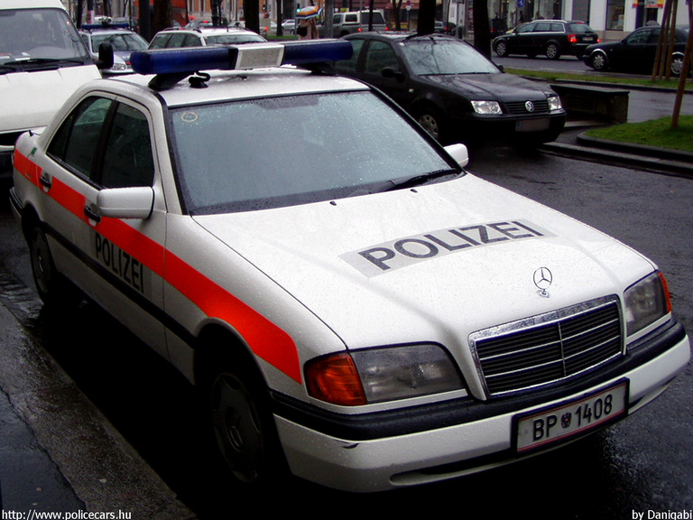 Mercedes C, fotó: Danigabi
Keywords: Ausztria osztrák rendőr rendőrautó rendőrség police policecar Austria