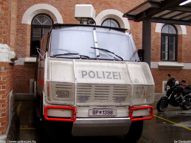 Steyr, fotó: Danigabi
Keywords: Ausztria osztrák rendőr rendőrautó rendőrség police policecar Austria