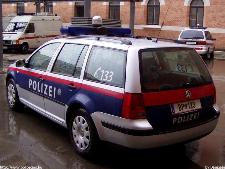 Volkswagen Golf IV, fotó: Danigabi
Keywords: Ausztria osztrák rendőr rendőrautó rendőrség police policecar Austria