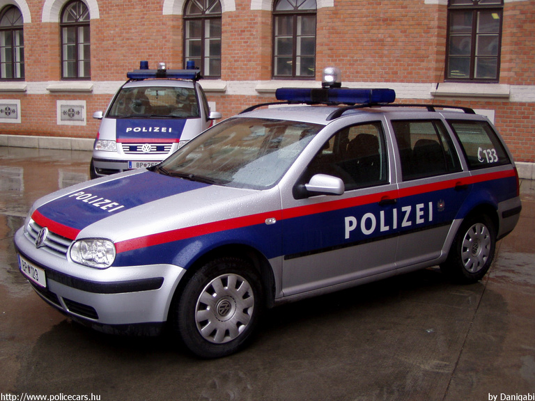 Volkswagen Golf IV, fotó: Danigabi
Keywords: Ausztria osztrák rendőr rendőrautó rendőrség police policecar Austria