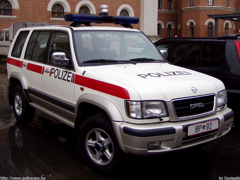 Opel Monterey, fotó: Danigabi
Keywords: Ausztria osztrák rendőr rendőrautó rendőrség police policecar Austria