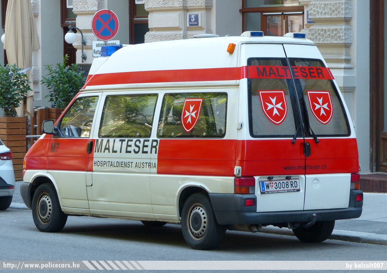 Volkswagen Transporter T4, fotó: balzolt007
Keywords: osztrák Ausztria mentő mentőautó ambulance austrian Austria