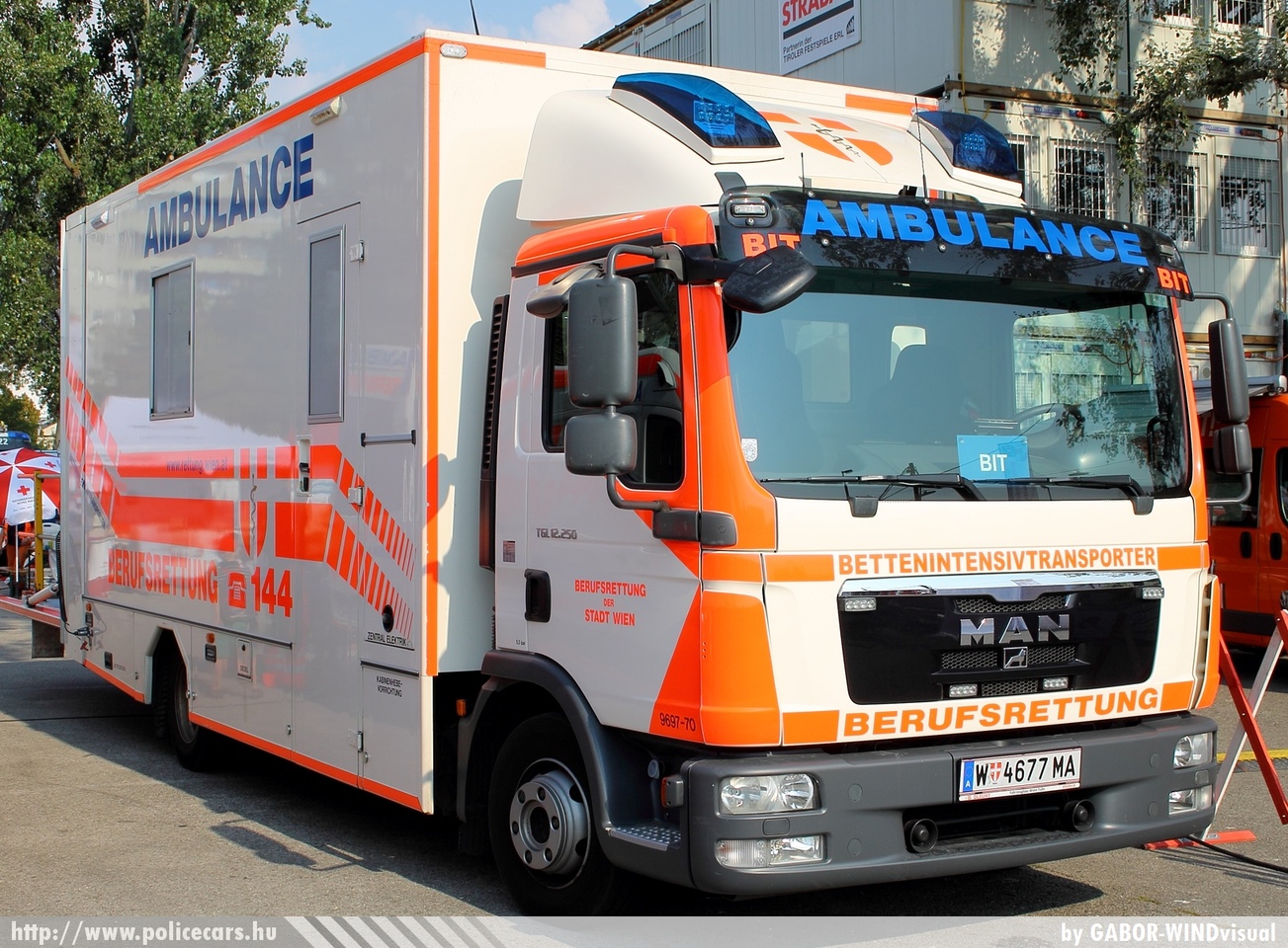 MAN TGL 12.250, fotó: GABOR-WINDvisual
Keywords: osztrák Ausztria mentő mentőautó ambulance austrian Austria