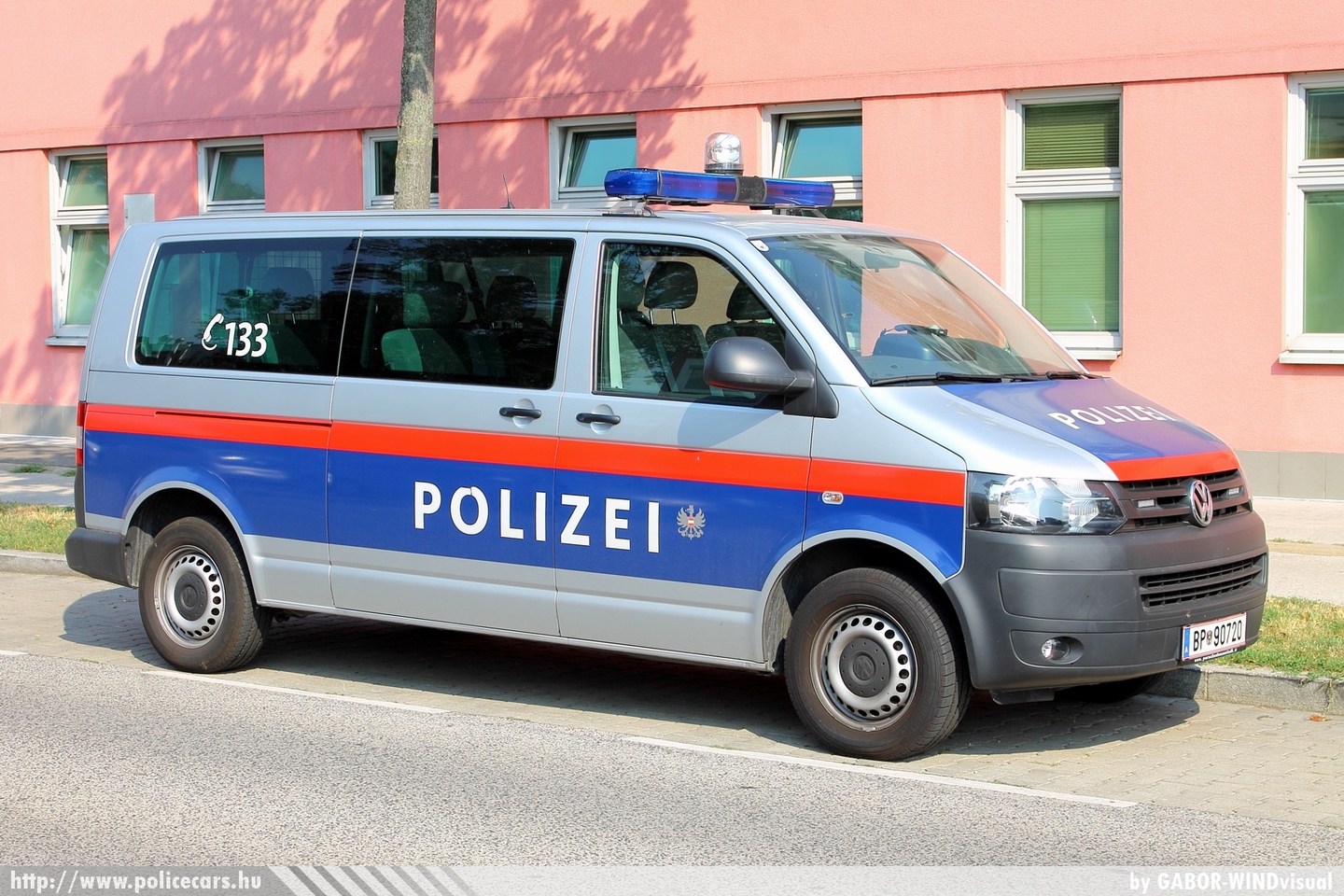 Volkswagen Transporter T5, fotó: GABOR-WINDvisual
Keywords: osztrák Ausztria rendőr rendőrautó rendőrség police policecar Austria austrian