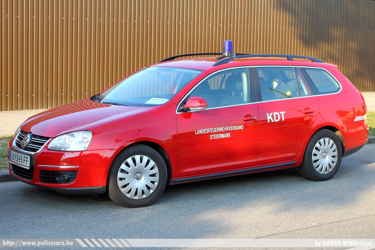 Volkswagen Golf V Variant, fotó: GABOR-WINDvisual
Keywords: osztrák Ausztria tûzoltó tûzoltóautó tûzoltóság fire firetruck Austria