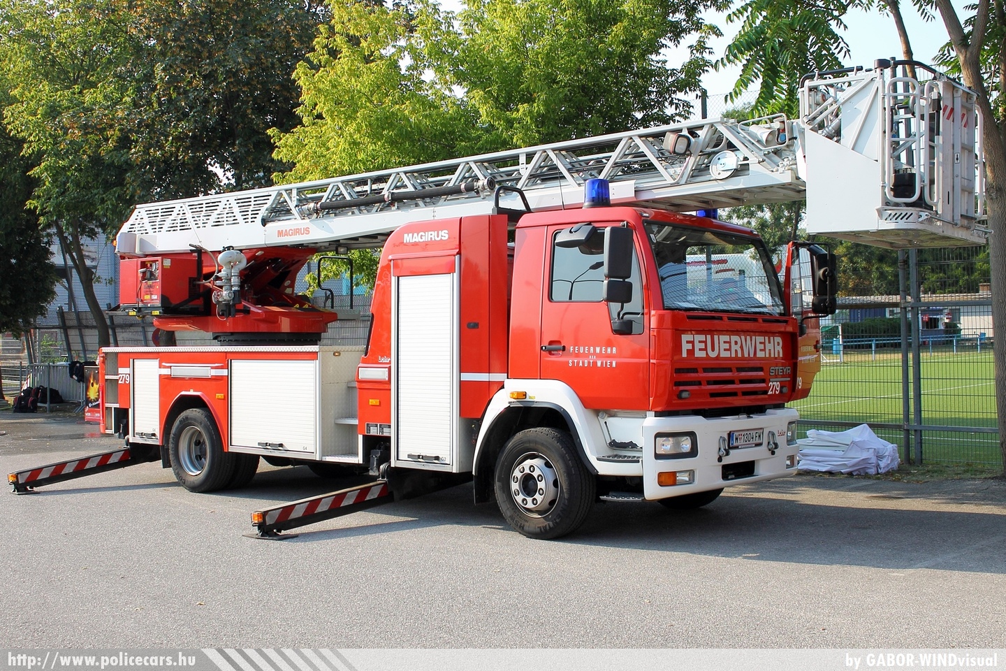Steyr, Bécs, fotó: GABOR-WINDvisual
Keywords: osztrák Ausztria tûzoltó tûzoltóautó tûzoltóság fire firetruck Austria