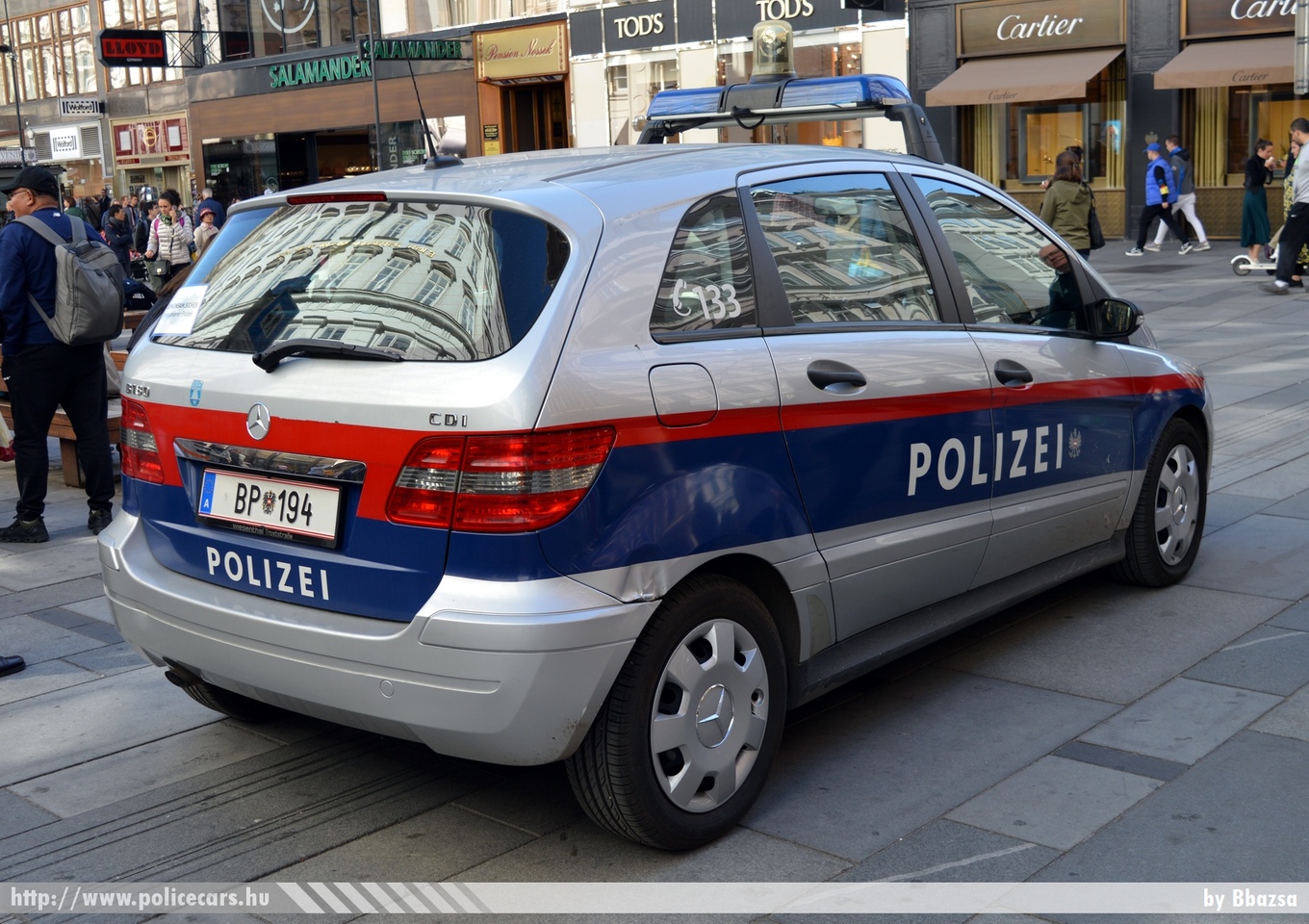 Mercedes B, fotó: Bbazsa
Keywords: osztrák Ausztria rendőr rendőrautó rendőrség police policecar Austria austrian