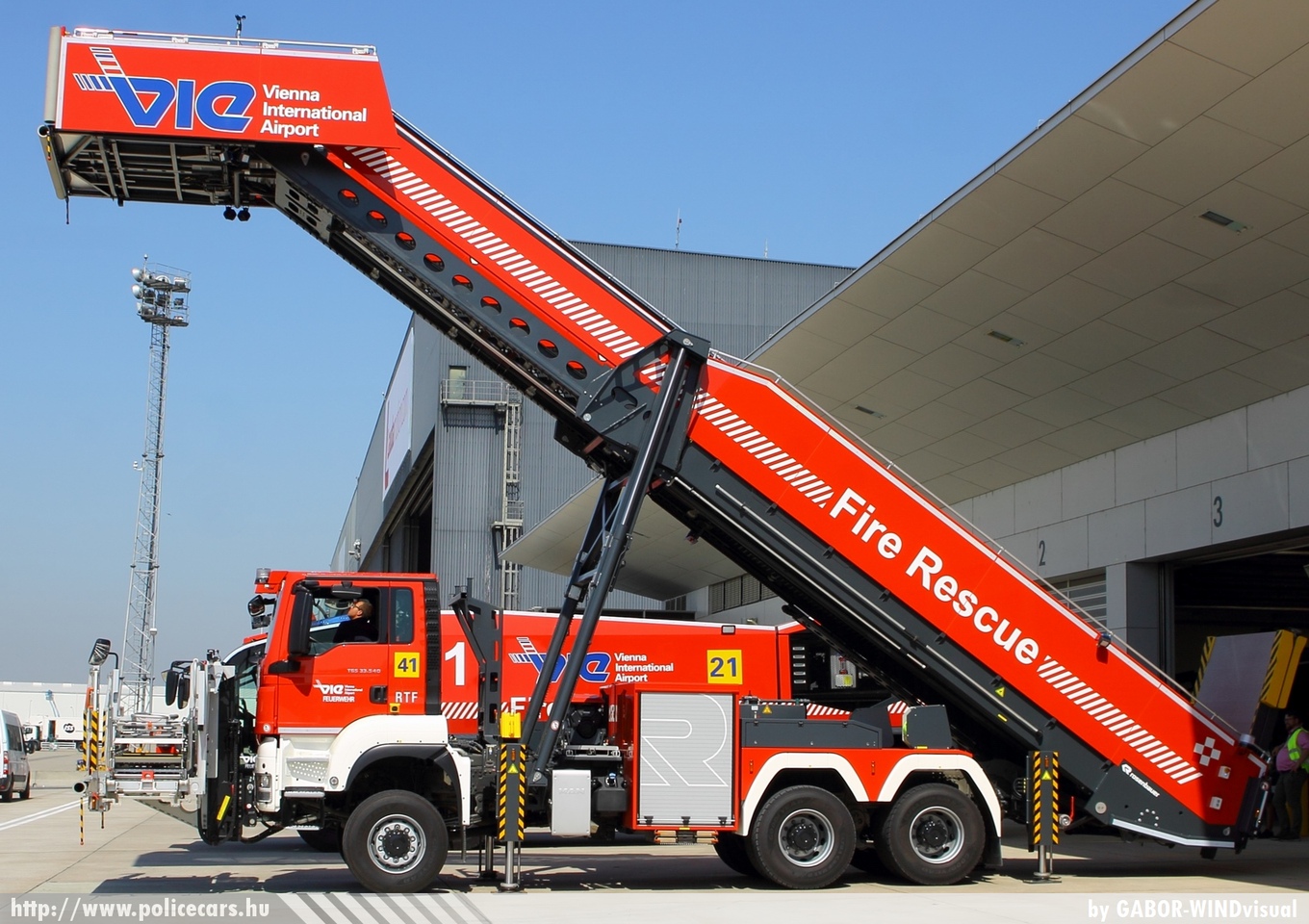 MAN, Vienna International Airport, fotó: GABOR-WINDvisual
Keywords: osztrák Ausztria tûzoltó tûzoltóautó tûzoltóság fire firetruck Austria