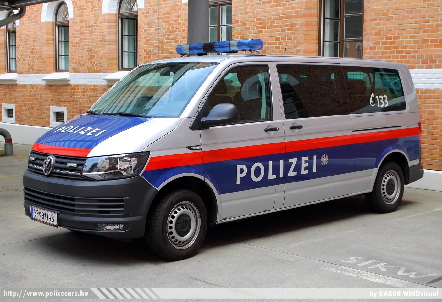 Volkswagen Transporter T6, fotó: GABOR-WINDvisual
Keywords: osztrák Ausztria rendőr rendőrautó rendőrség police policecar Austria austrian