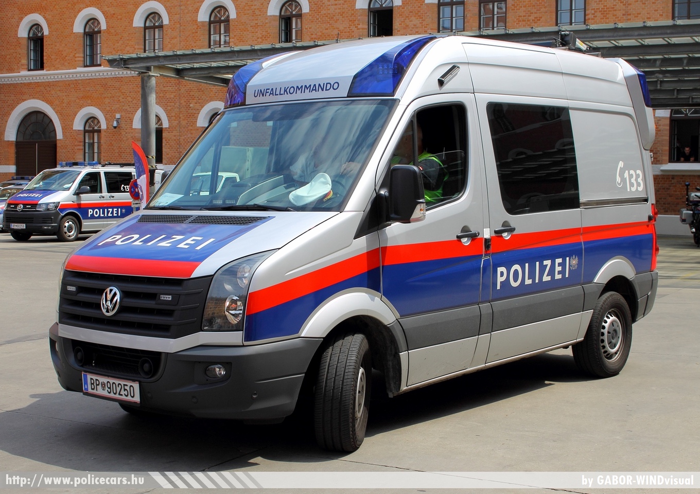 Volkswagen Crafter, fotó: GABOR-WINDvisual
Keywords: osztrák Ausztria rendőr rendőrautó rendőrség police policecar Austria austrian