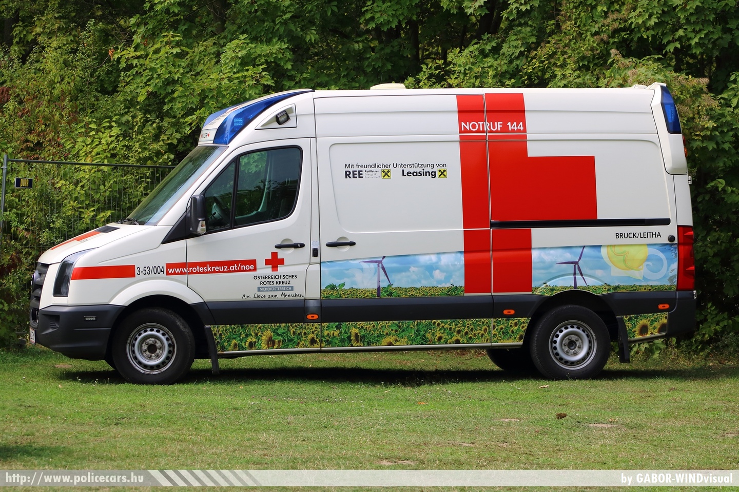 Volkswagen Crafter, Österreichisches Rotes Kreuz, fotó: GABOR-WINDvisual
Keywords: osztrák Ausztria mentő mentőautó ambulance austrian Austria