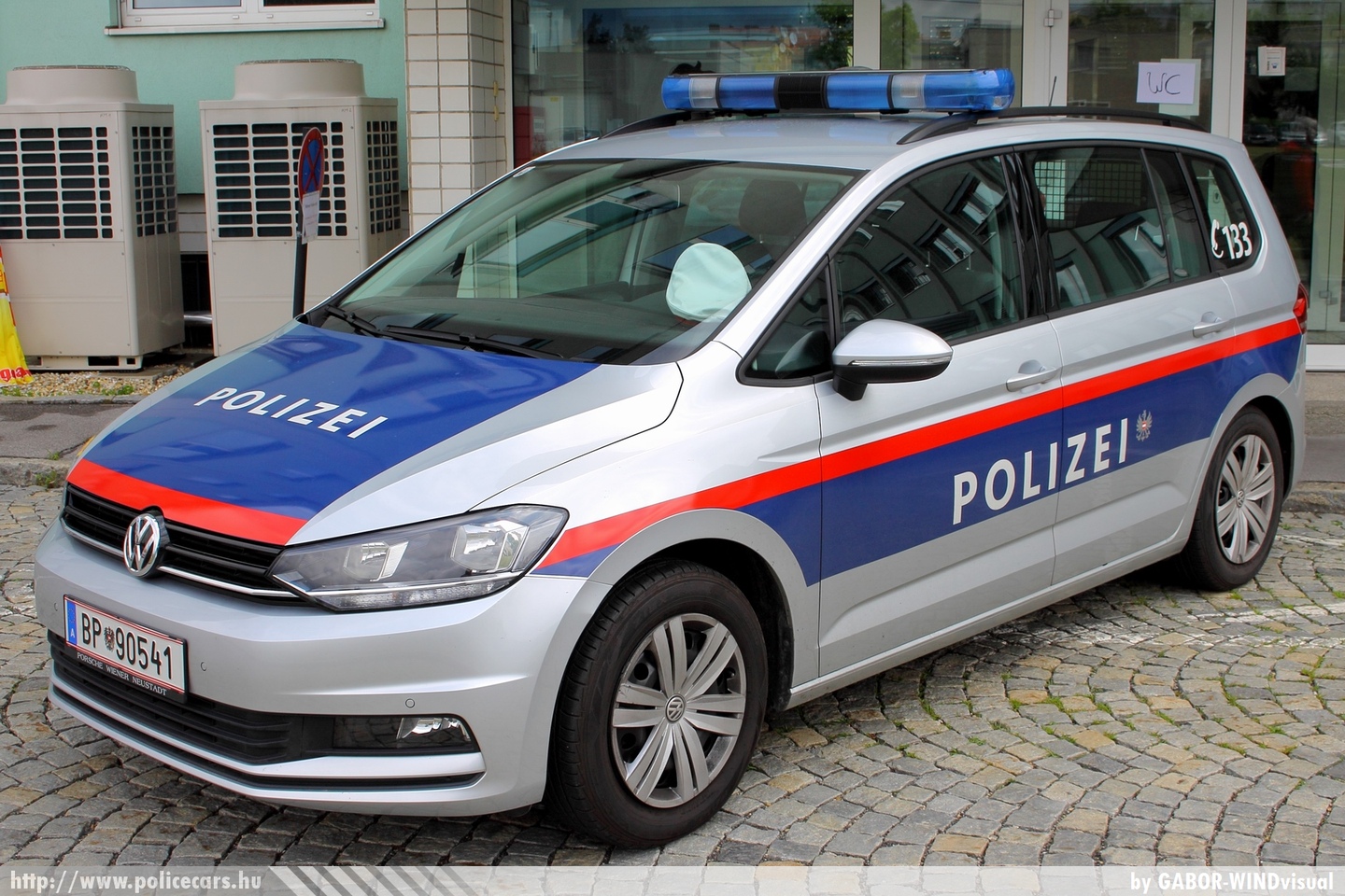 Volkswagen Touran, fotó: GABOR-WINDvisual
Keywords: osztrák Ausztria rendőr rendőrautó rendőrség police policecar Austria austrian