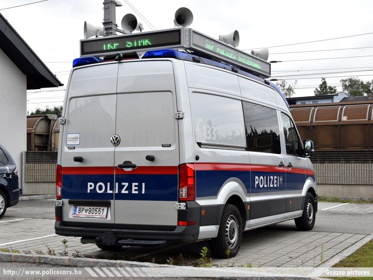 Volkswagen Crafter, fotó: Gzozzo pictures
Keywords: osztrák Ausztria rendőr rendőrautó rendőrség police policecar Austria austrian