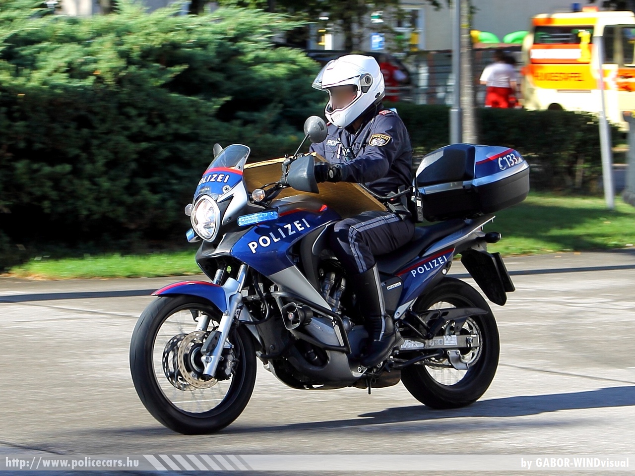 Honda, fotó: GABOR-WINDvisual
Keywords: osztrák Ausztria rendőr rendőrmotor rendőrség police policebike Austria austrian policemotorcycle