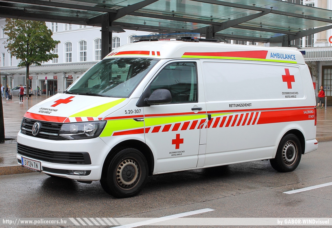 Volkswagen Transporter T6, Österreichisches Rotes Kreuz Salzburg-Stadt, fotó: GABOR-WINDvisual
Keywords: osztrák Ausztria mentő mentőautó ambulance austrian Austria