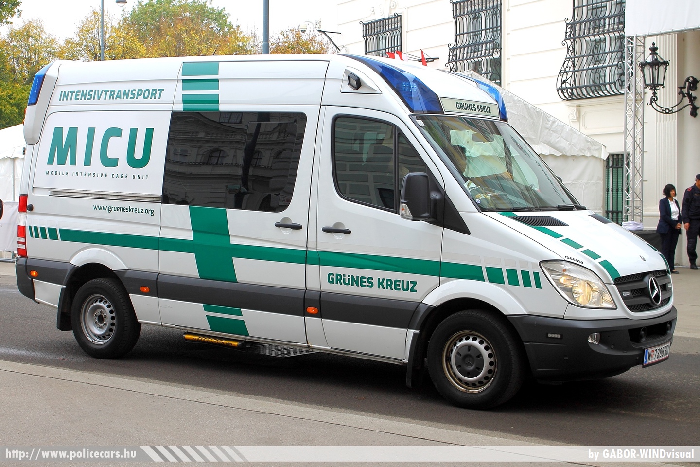 Mercedes Sprinter II facelift, Grünes Kreuz, Intensivtransport, fotó: GABOR-WINDvisual
Keywords: osztrák Ausztria mentő mentőautó ambulance austrian Austria