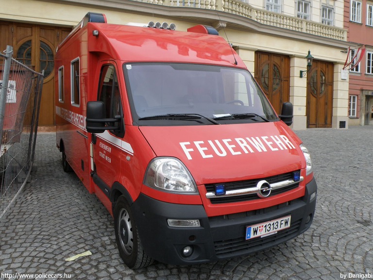 Opel Movano, fotó: Danigabi
Keywords: Ausztria osztrák tûzoltó tûzoltóautó tûzoltóság