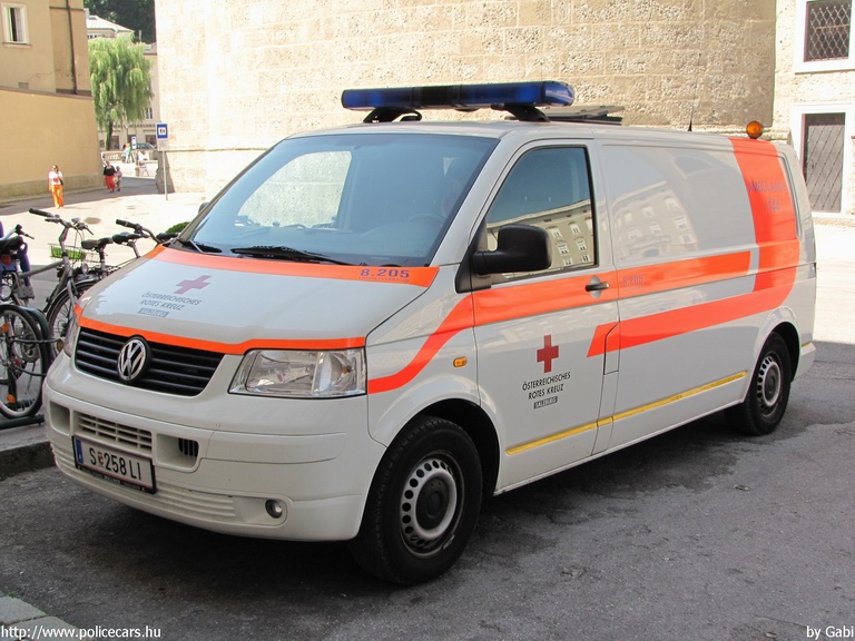 Volkswagen Transporter T5, fotó: Gabi
Keywords: Ausztria osztrák mentő mentőautó