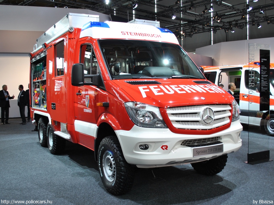 Mercedes Sprinter II facelift, fotó: Bbazsa
Keywords: Ausztria osztrák tûzoltó tûzoltóautó tûzoltóság fire firetruck austrian Austria
